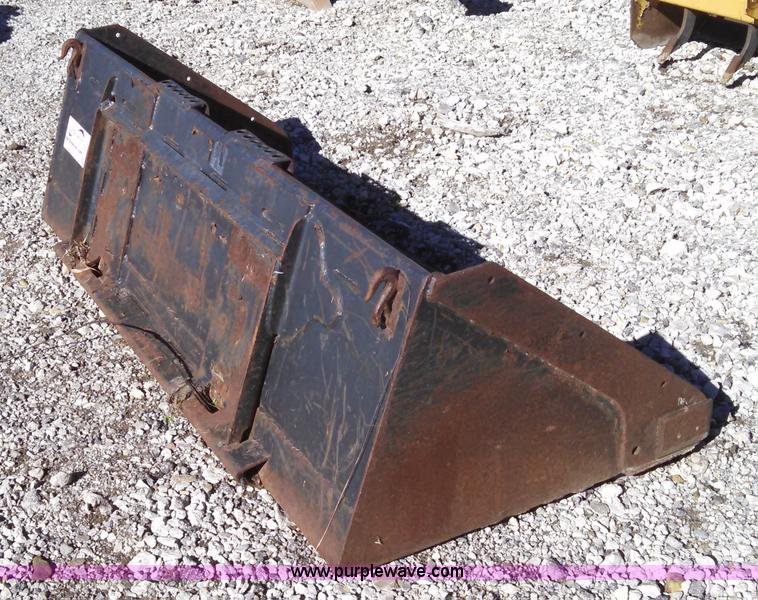 image for item I6317 Skid steer bucket