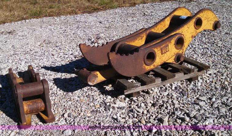 image for item I6318 Caterpillar excavator thumb