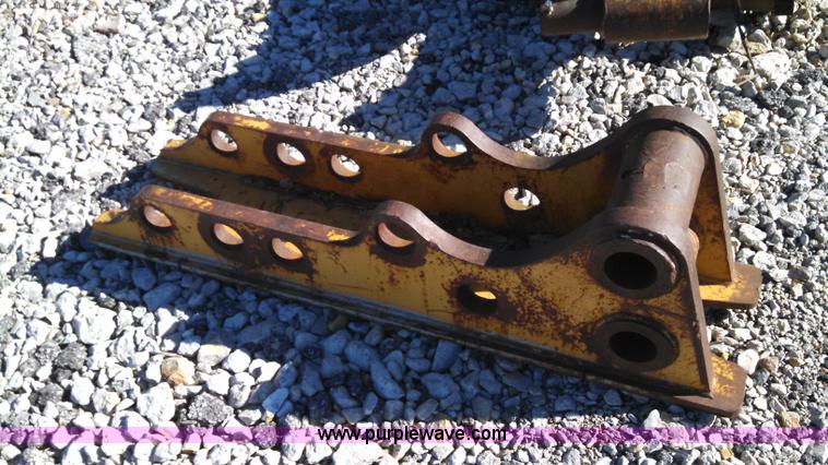 image for item I6318 Caterpillar excavator thumb