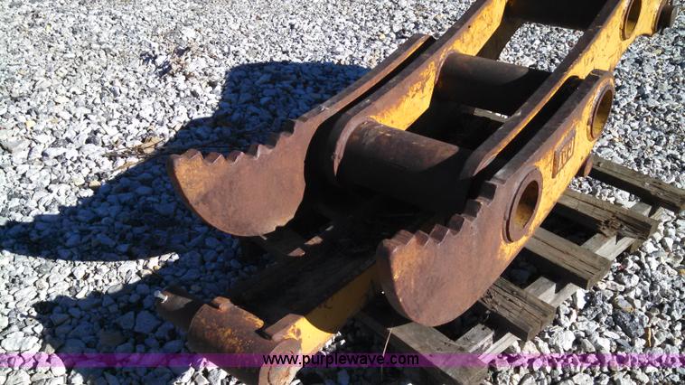 image for item I6318 Caterpillar excavator thumb