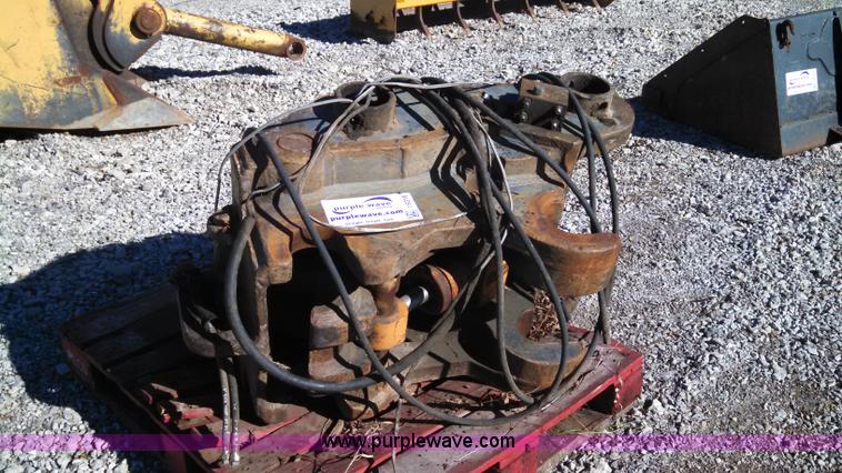 image for item I6319 CF excavator quick coupler