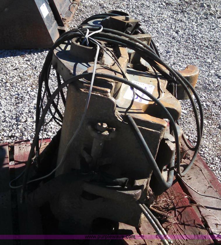 image for item I6319 CF excavator quick coupler