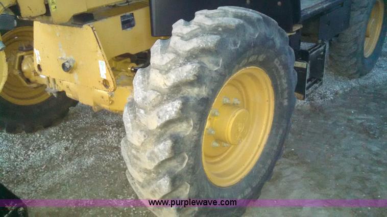 image for item I6320 2005 Caterpillar TH350B telehandler