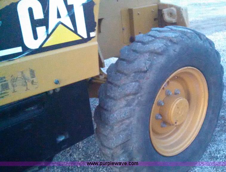 image for item I6320 2005 Caterpillar TH350B telehandler