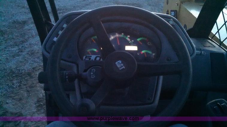 image for item I6320 2005 Caterpillar TH350B telehandler