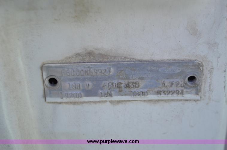 image for item I6369 1972 Ford 600 flatbed truck