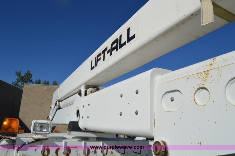 image for item I6371 Lift All L0M-50-2S bucket lift
