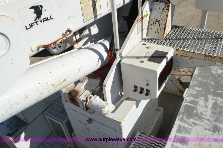 image for item I6371 Lift All L0M-50-2S bucket lift