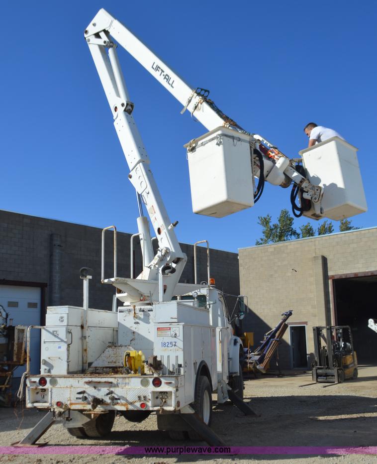 image for item I6371 Lift All L0M-50-2S bucket lift