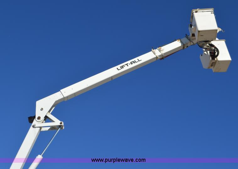 image for item I6371 Lift All L0M-50-2S bucket lift