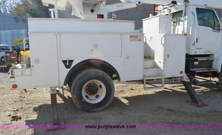 image for item I6371 Lift All L0M-50-2S bucket lift