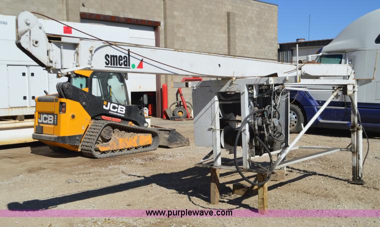 image for item I6374 Smeal 5T hydraulic derrick water well service unit