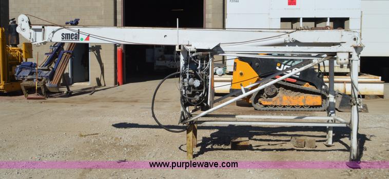 image for item I6374 Smeal 5T hydraulic derrick water well service unit
