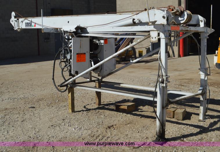 image for item I6374 Smeal 5T hydraulic derrick water well service unit