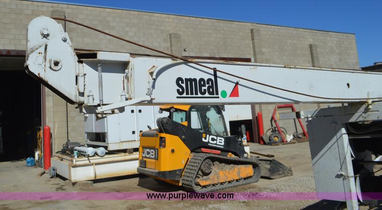 image for item I6374 Smeal 5T hydraulic derrick water well service unit