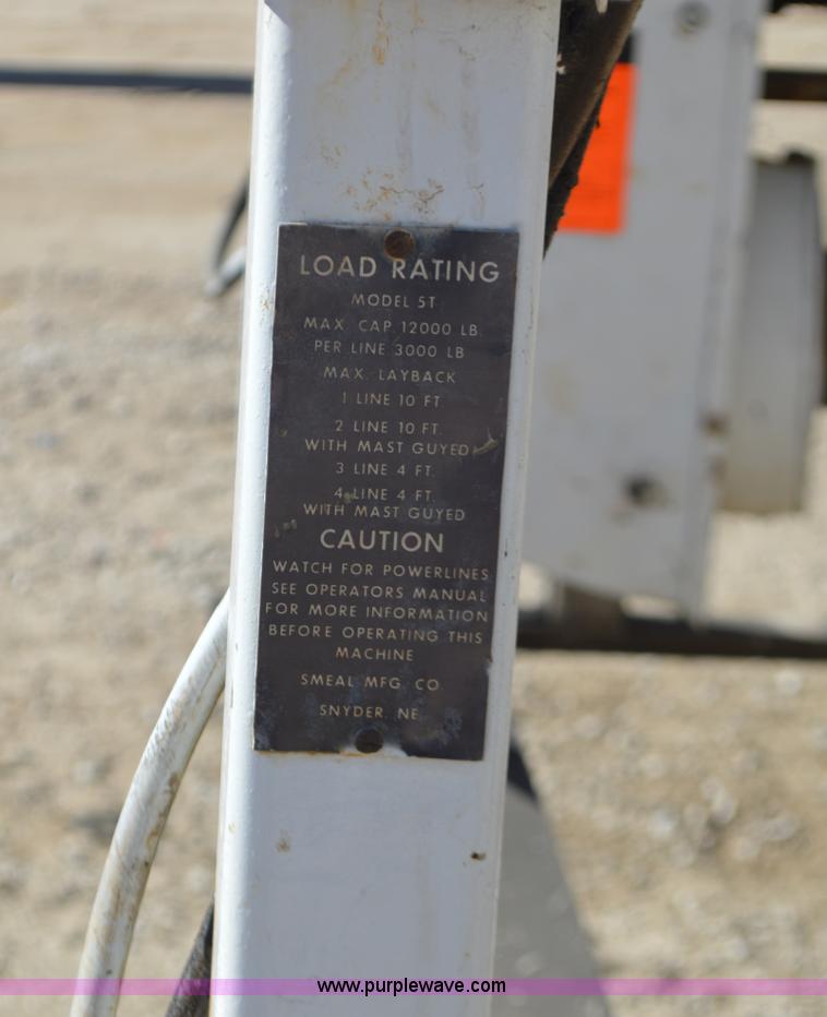 image for item I6374 Smeal 5T hydraulic derrick water well service unit