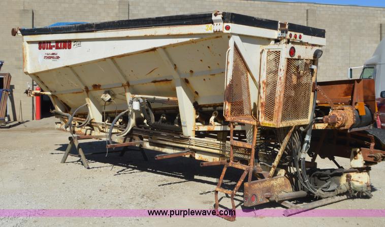 image for item I6375 Soil King Plus XL19 stone spreader