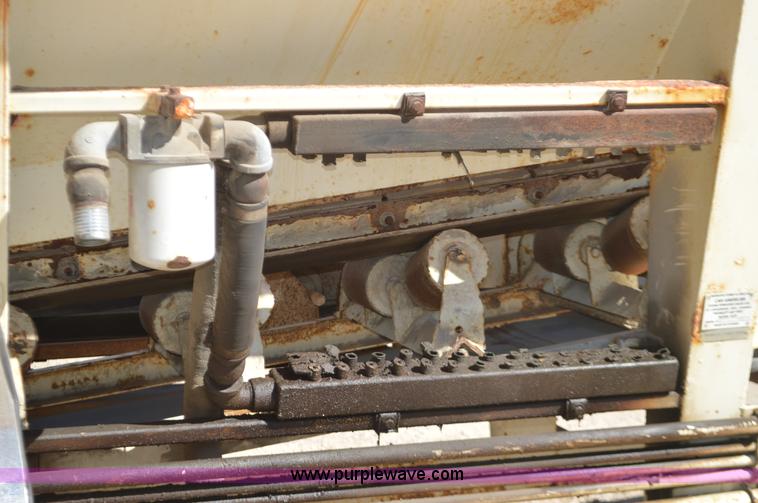 image for item I6375 Soil King Plus XL19 stone spreader