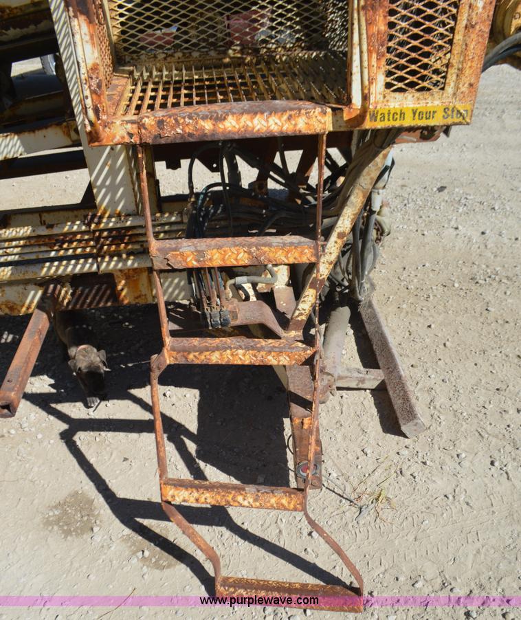 image for item I6375 Soil King Plus XL19 stone spreader