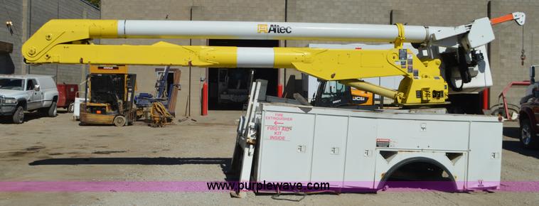 image for item I6376 Altec AA6001 bucket lift utility bed