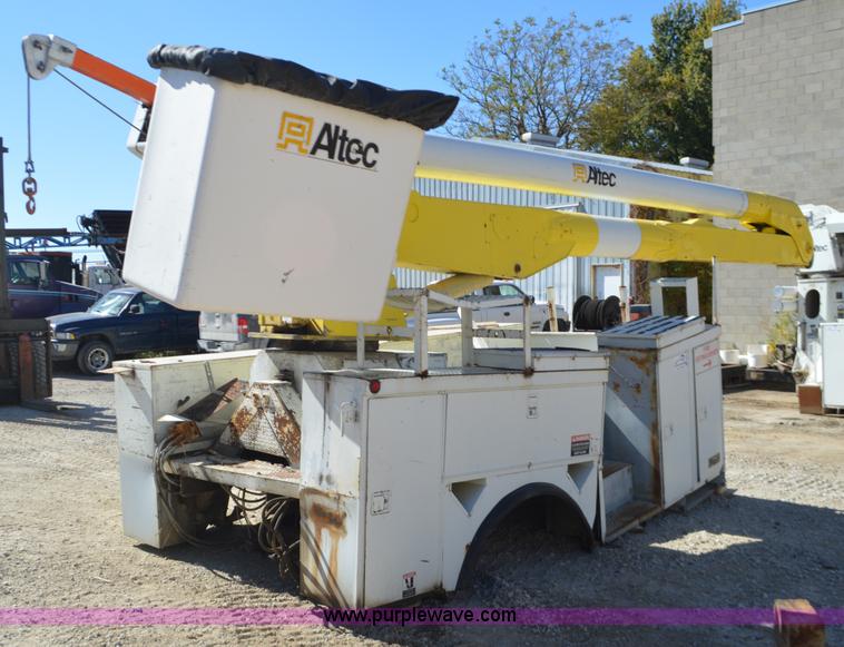 image for item I6376 Altec AA6001 bucket lift utility bed