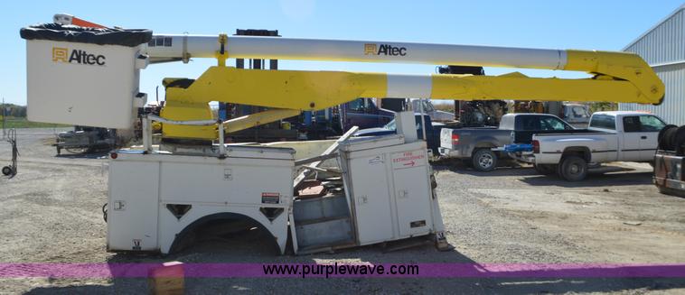image for item I6376 Altec AA6001 bucket lift utility bed