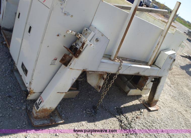 image for item I6376 Altec AA6001 bucket lift utility bed