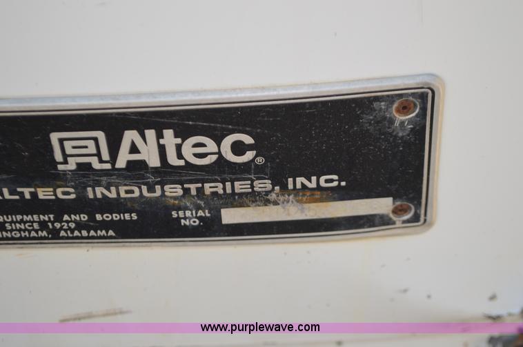 image for item I6376 Altec AA6001 bucket lift utility bed