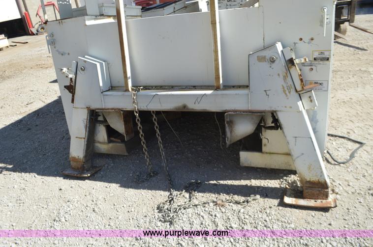 image for item I6376 Altec AA6001 bucket lift utility bed