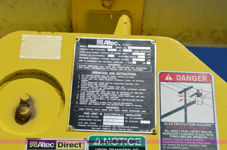 image for item I6376 Altec AA6001 bucket lift utility bed