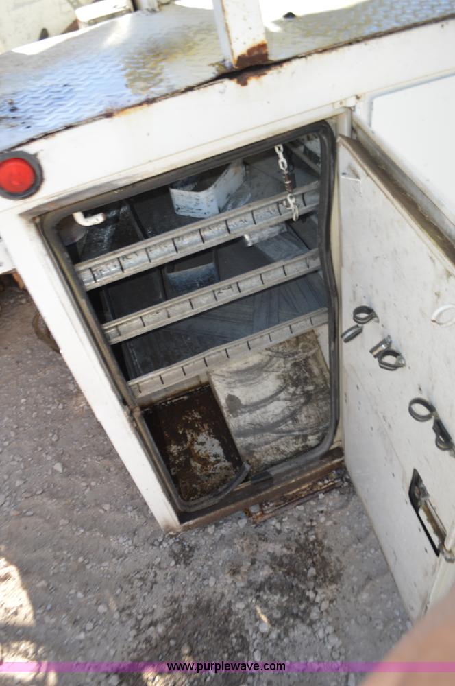 image for item I6376 Altec AA6001 bucket lift utility bed