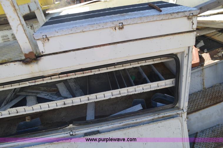 image for item I6376 Altec AA6001 bucket lift utility bed