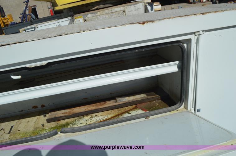 image for item I6376 Altec AA6001 bucket lift utility bed