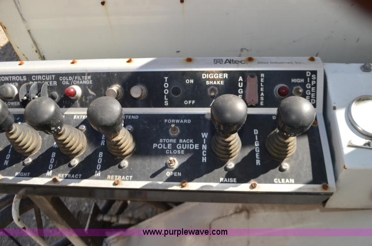 image for item I6377 Altec D845A digger derrick utility bed