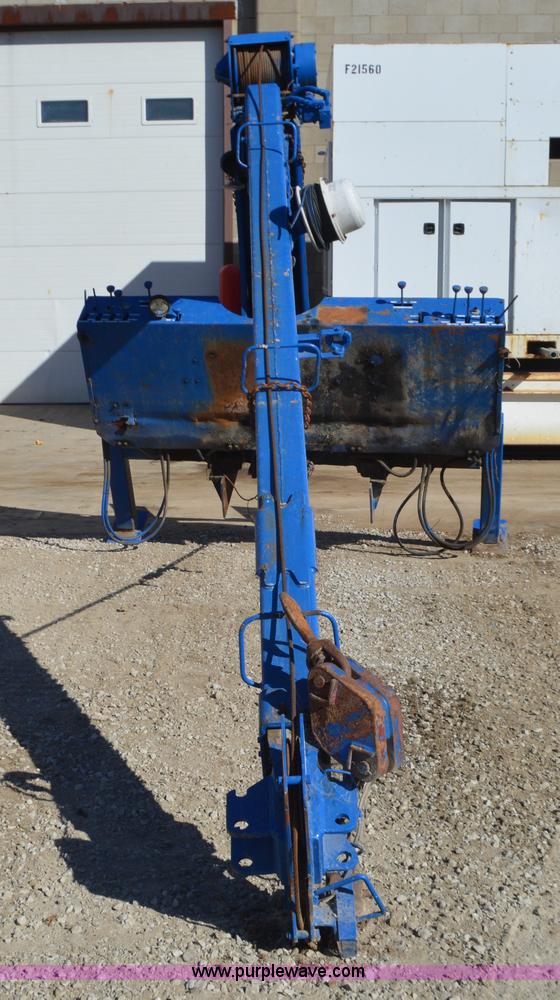 image for item I6380 National 200 truck mounted crane