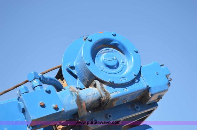 image for item I6380 National 200 truck mounted crane