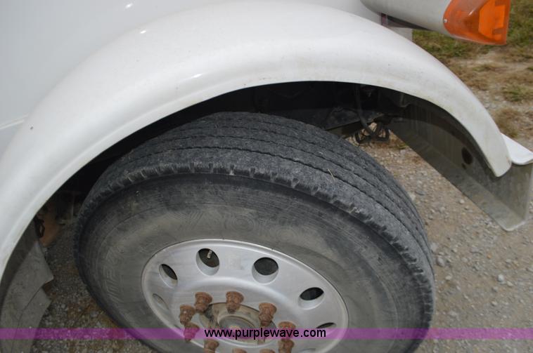 image for item I6419 1994 Peterbilt 378 semi truck