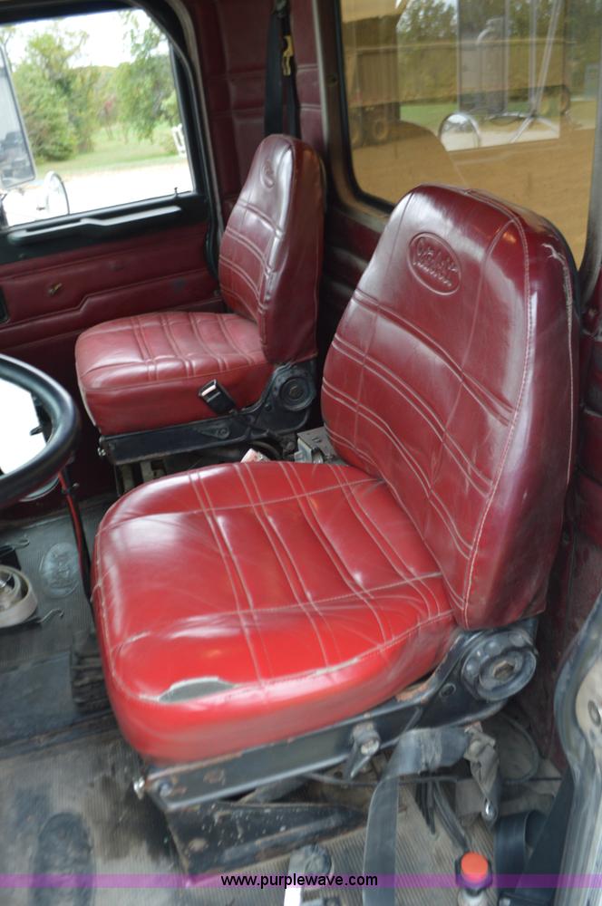 image for item I6419 1994 Peterbilt 378 semi truck