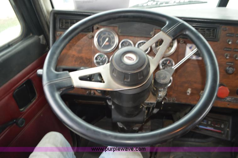 image for item I6419 1994 Peterbilt 378 semi truck