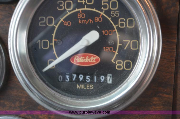 image for item I6419 1994 Peterbilt 378 semi truck