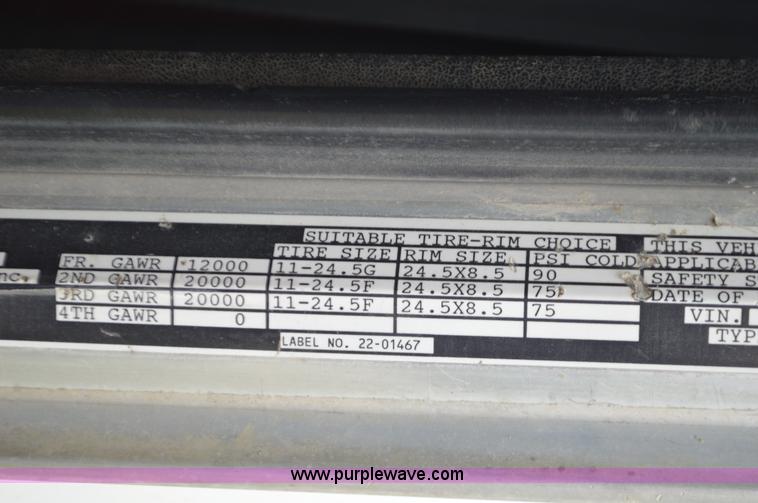 image for item I6419 1994 Peterbilt 378 semi truck