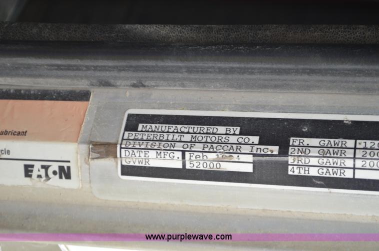 image for item I6419 1994 Peterbilt 378 semi truck