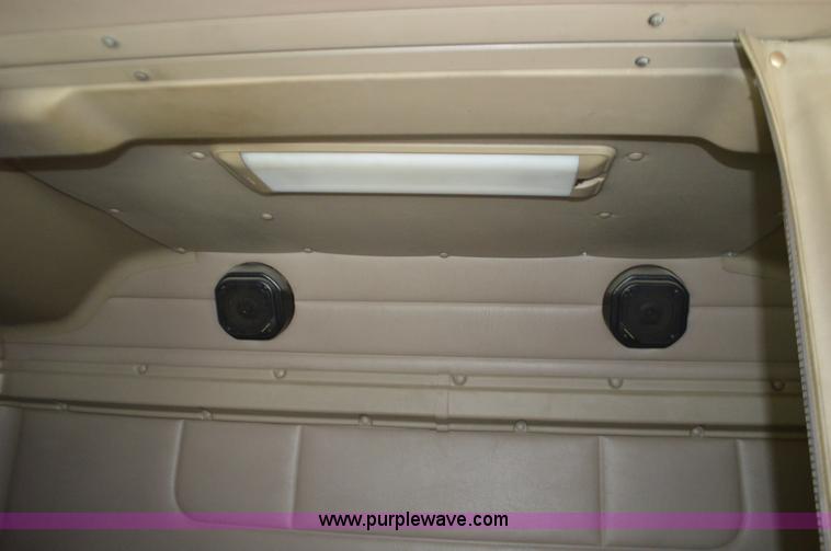 image for item I6421 2005 International 9900i semi truck