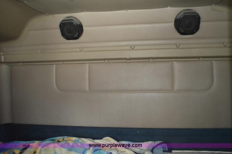 image for item I6421 2005 International 9900i semi truck