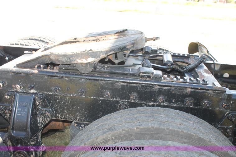 image for item J1407 2007 Peterbilt 379 semi truck