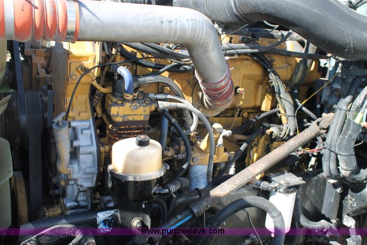 image for item J1407 2007 Peterbilt 379 semi truck