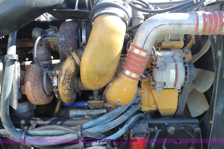 image for item J1407 2007 Peterbilt 379 semi truck