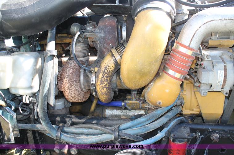 image for item J1407 2007 Peterbilt 379 semi truck