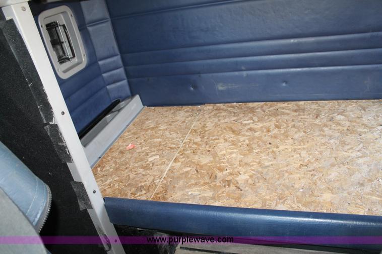 image for item J1407 2007 Peterbilt 379 semi truck