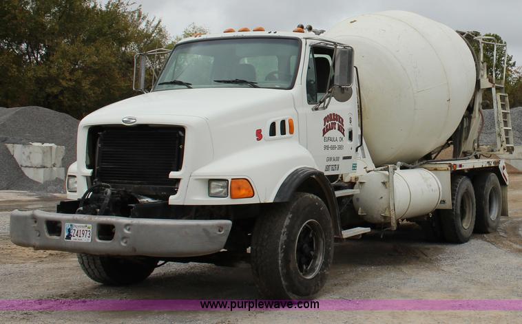 image for item J4294 2000 Sterling A9500 mixer truck